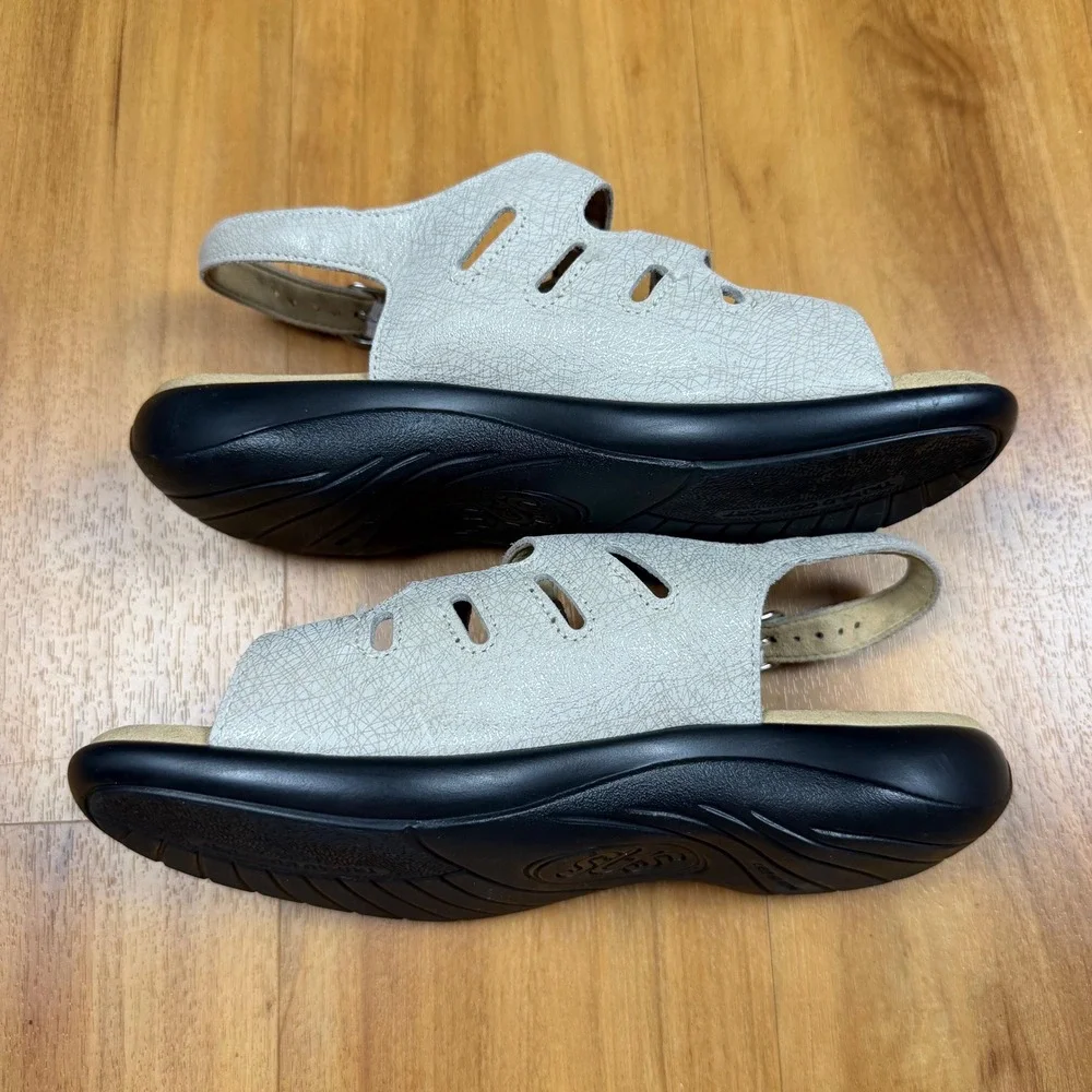 SAS Nudu Sandals Womens 6.5 WW Bone Gray Leather Adjustable Buckle Comfort Shoes